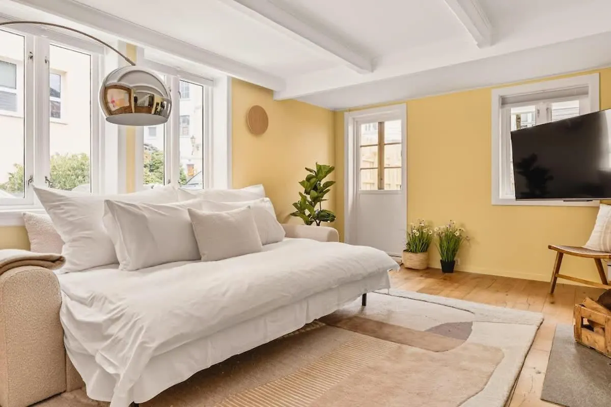 Dinbnb Homes I #1 Bnb In Bergen I Jacuzzi & Parking & Location