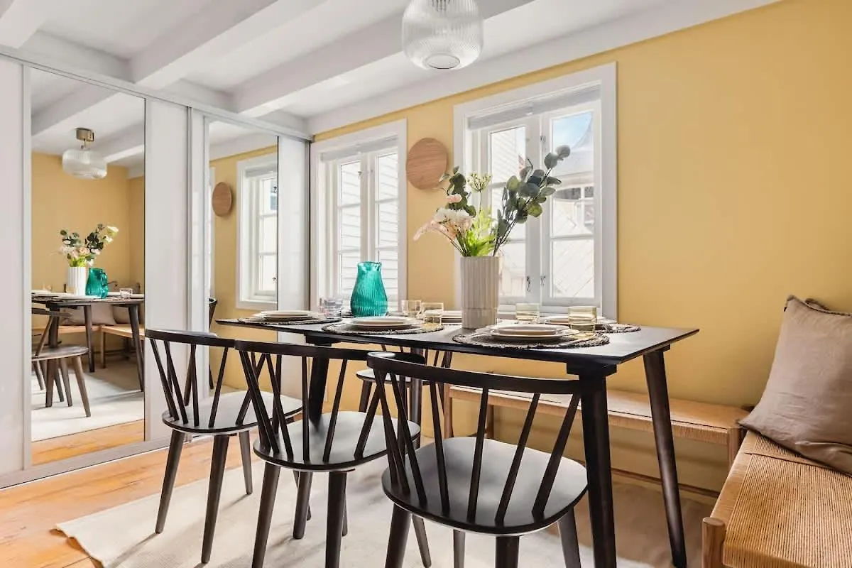 Dinbnb Homes I #1 Bnb In Bergen I Jacuzzi & Parking & Location 0*,  Norway