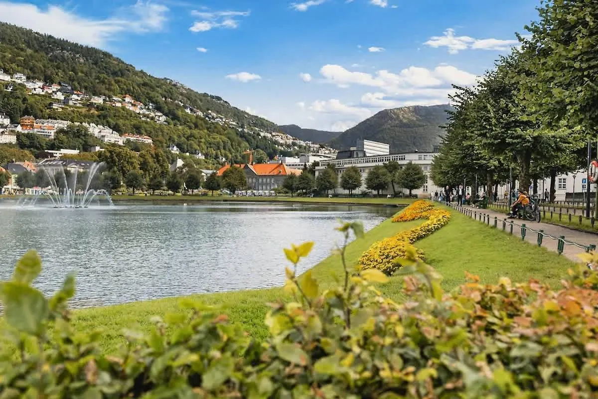 Dinbnb Homes I #1 Bnb In Bergen I Jacuzzi & Parking & Location